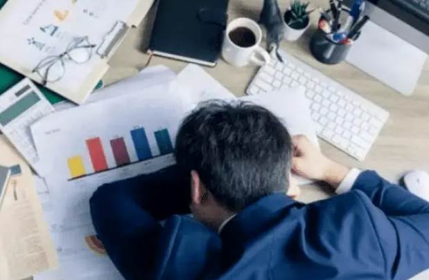 肚子脹脹的！30歲年輕男「遭啞巴癌症奪命」：不到兩周走了　醫師籲「小便有異狀」趕快要求救