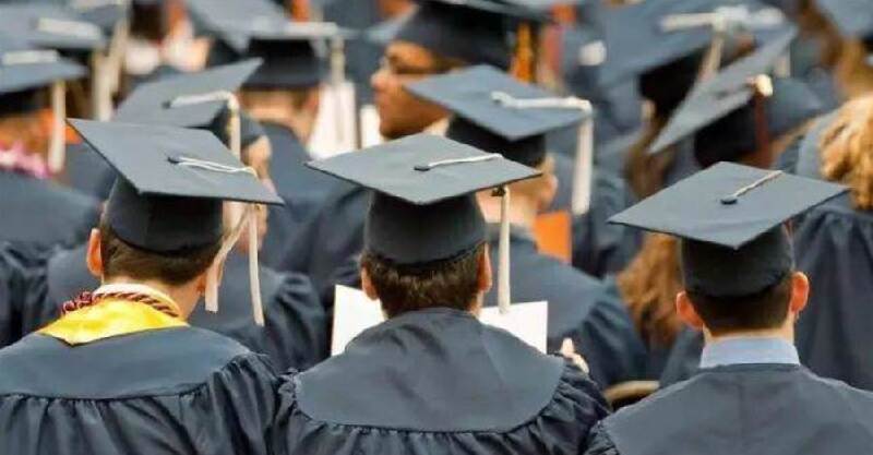 碩士畢業！獨生子「吃完最後一頓早餐」從頂樓躍下，「一摸口袋」父母後悔大哭！