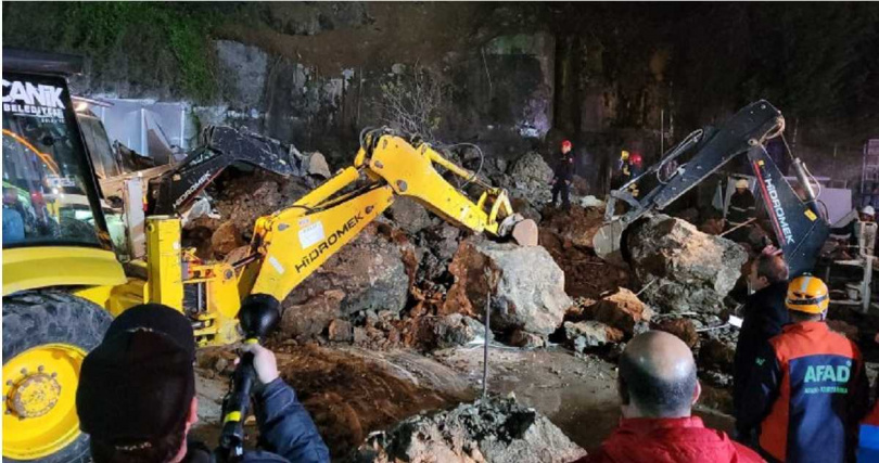 去加油站洗車！一家四口「丈夫、2幼女亡」只剩她獨活…