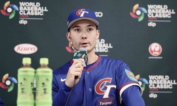 凌晨1點突發！再見了費仔，台灣球迷哭了、含淚祝福