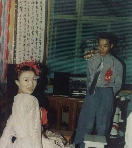 正妹公開「爸媽當年婚紗照」顏值超高！媽媽「50歲近照曝光」驚呆250萬人