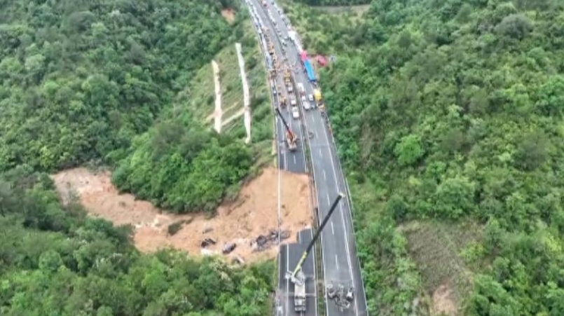 突然轟一聲！現場「52死30傷」哀嚎不斷