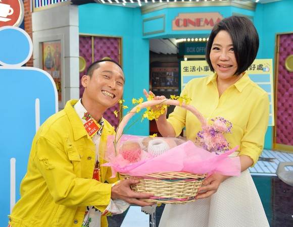 于美人急入院開刀「拿掉108顆」！醫搖頭「保健品惹的禍」