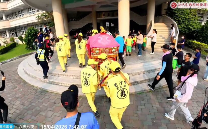 快訊/ 感動！ 白沙屯媽祖鑾轎 又急轉彎了