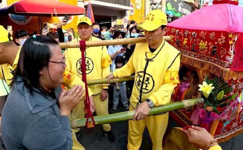 孝媳跪地哭求白沙屯媽祖「尋找失蹤婆婆」！2天後「遺體找到了」