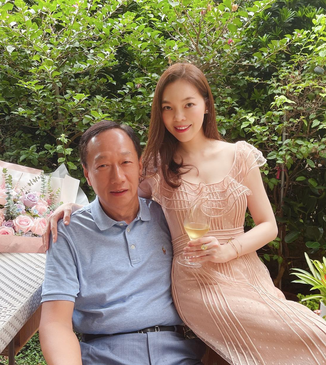 曾馨瑩面對風波不急著翻桌,律師揭婚前協議背後關鍵