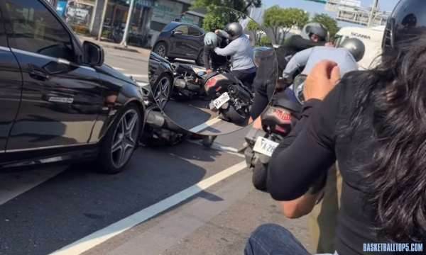 台南女警下班遇死劫,肇事女大生昔上胡瓜節目,700度近視對話被翻出