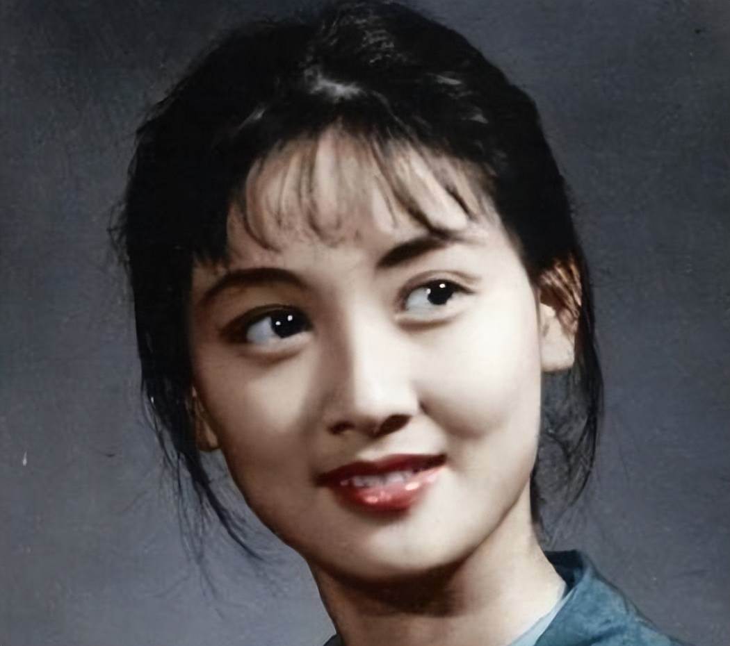 女星太美被導演留在身邊27年,無名無分到63歲病逝,背後關係終於被翻出