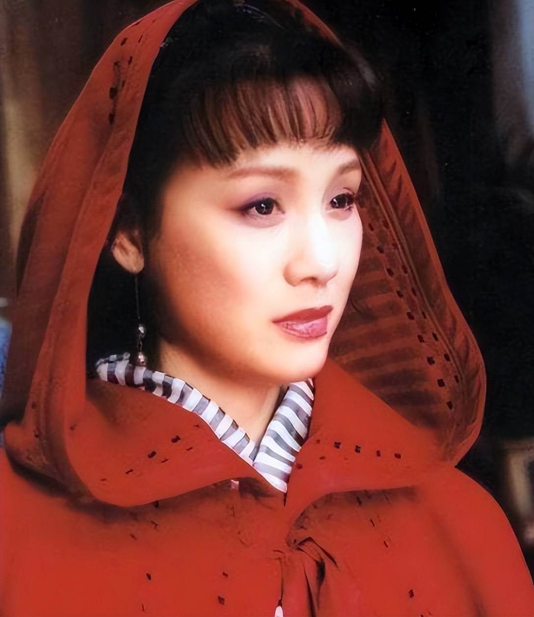 女星太美被導演留在身邊27年,無名無分到63歲病逝,背後關係終於被翻出