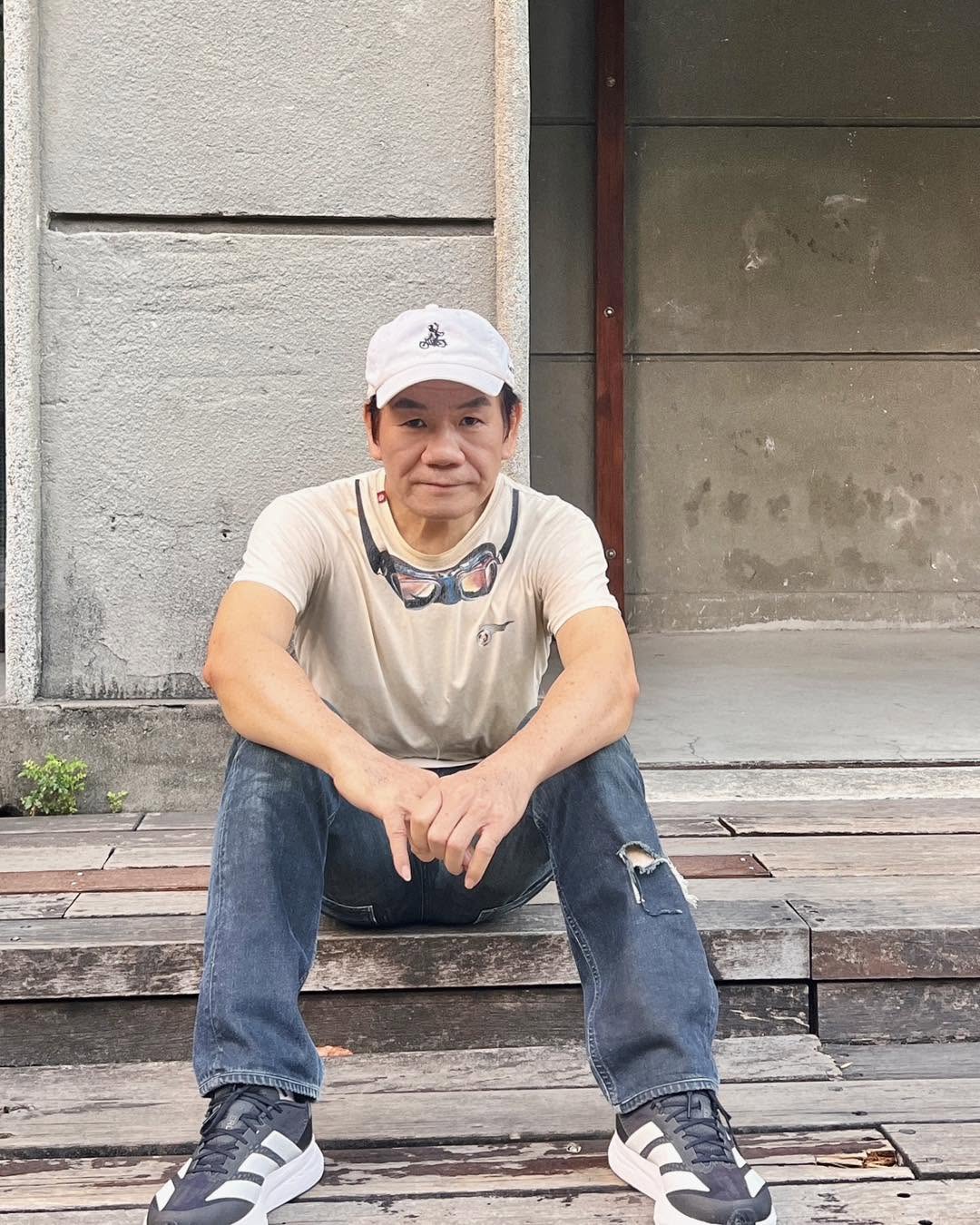 趙傳飛海外參加兒子畢業典禮!學霸兒錄取名校研究所,一句話藏不住父親驕傲