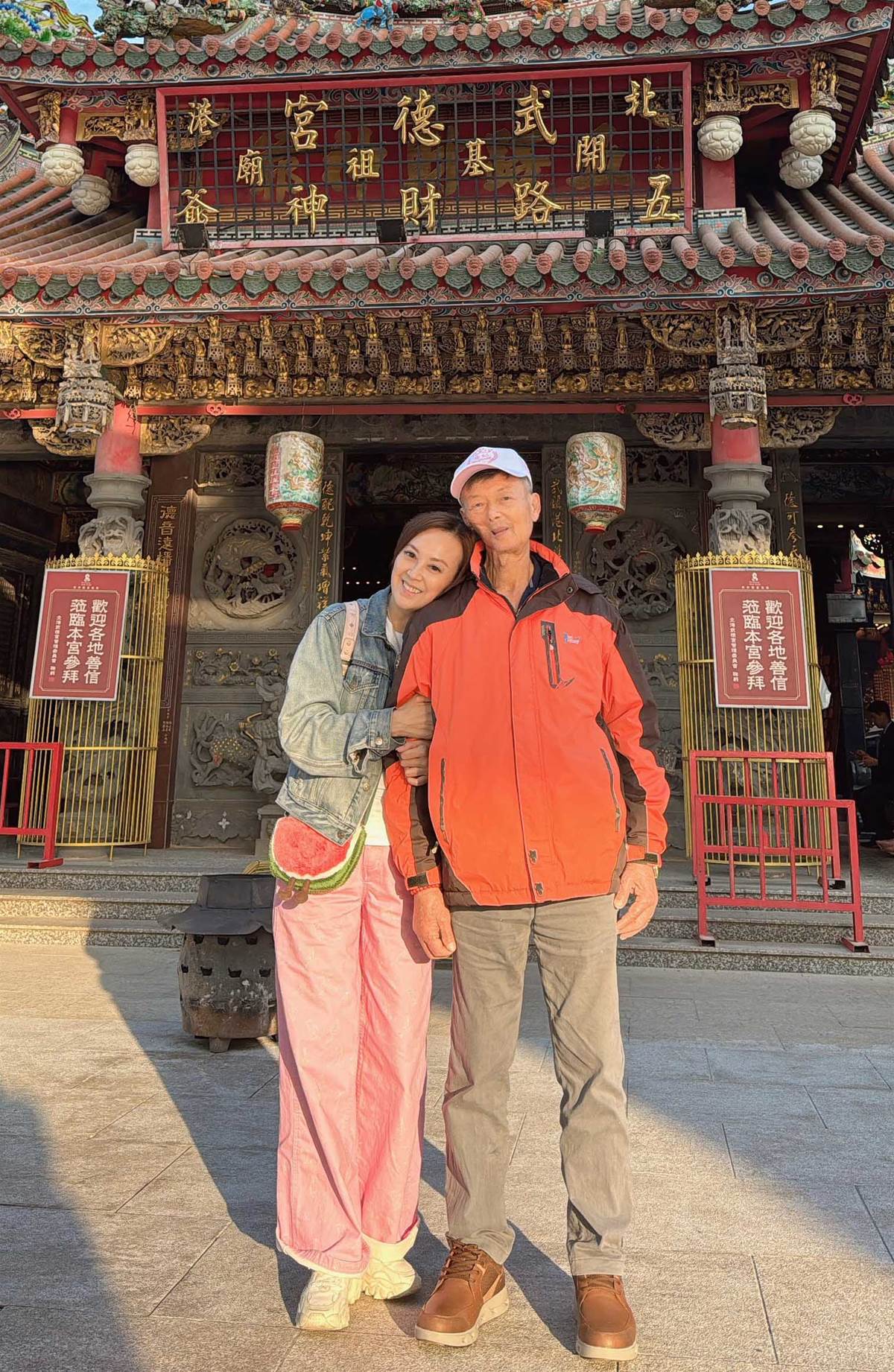臺語歌手喬佑沉寂5年幾乎無收入,談合約低潮落淚,與20歲兒子合唱重新出發