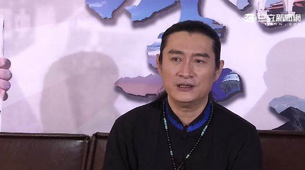 黃安失聲又遇左手麻木,檢查發現頸椎骨刺,他揭3個月治療過程與身體警訊