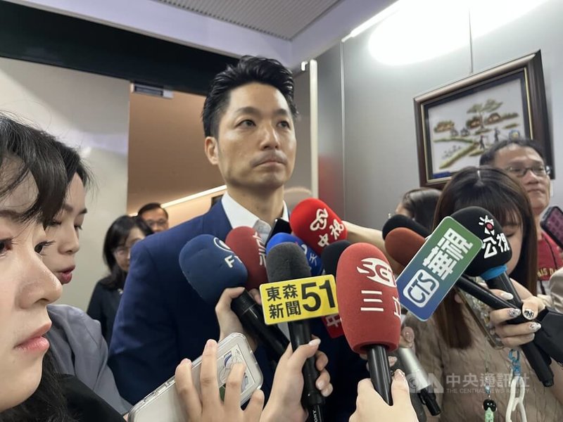 陶晶瑩按讚蔣萬安貼文遭出征！1個動作掀正反論戰，網友為「按讚自由」吵翻
