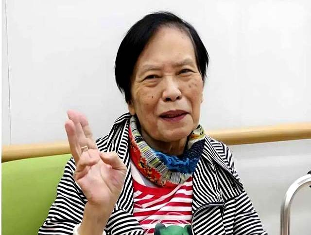 88歲余慕蓮暫住安養機構近況曝光,吃飯起居需要協助,她一句心願讓老友都心疼