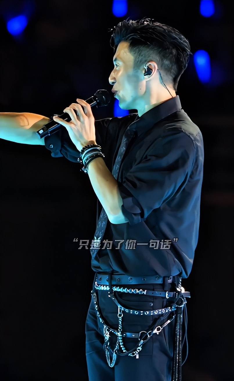 演唱會落淚、公開護妻的謝霆鋒,兒子的暖心舉動卻讓焦點完全轉向