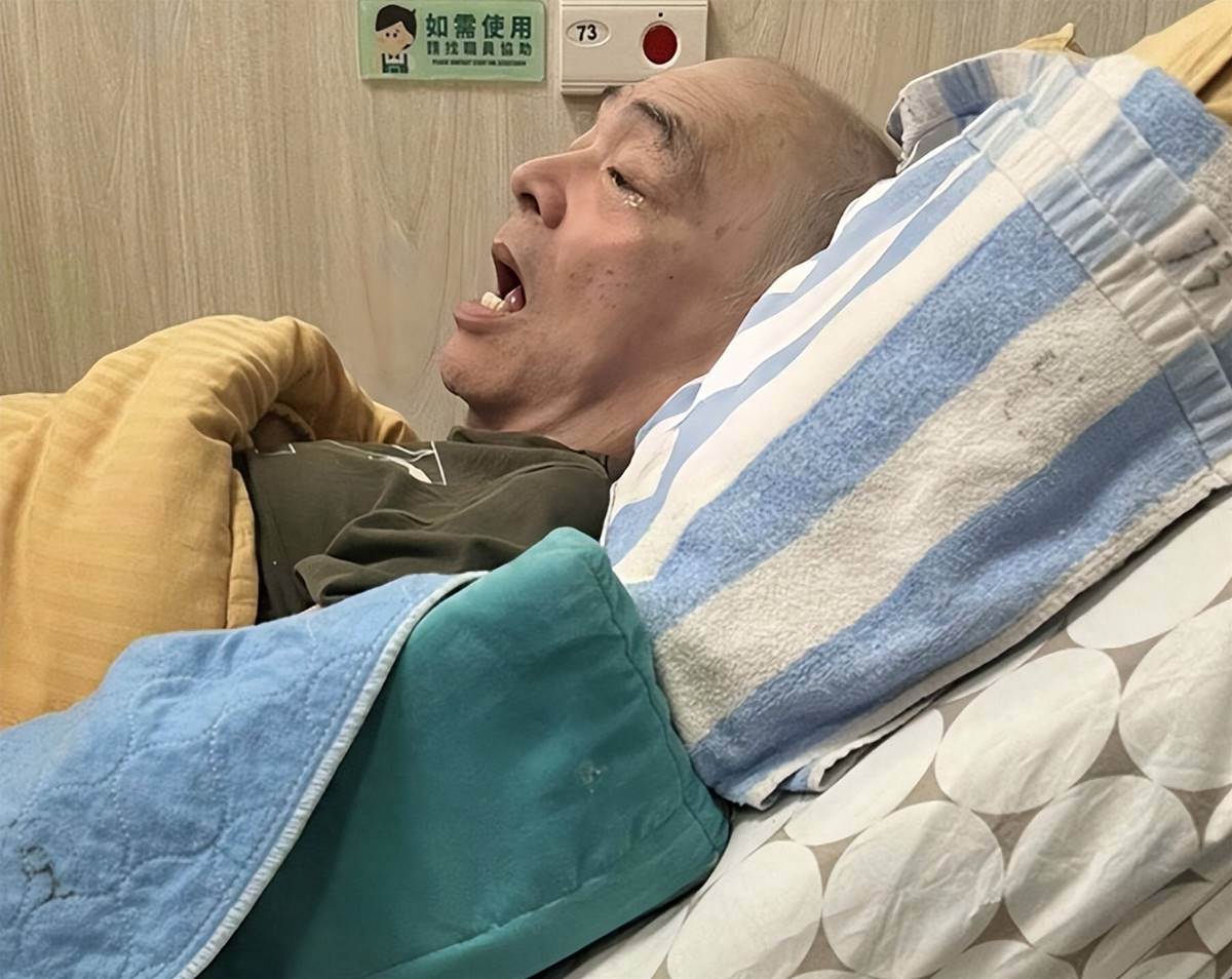 太過分!73歲樂壇天王失智入住養老院,經紀人探視驚見長期照護疑雲:每月12萬為何仍出狀況?