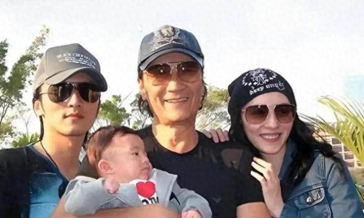 張柏芝三胎身分話題再被翻出，謝賢與前媳婦的家人情誼也成為討論焦點