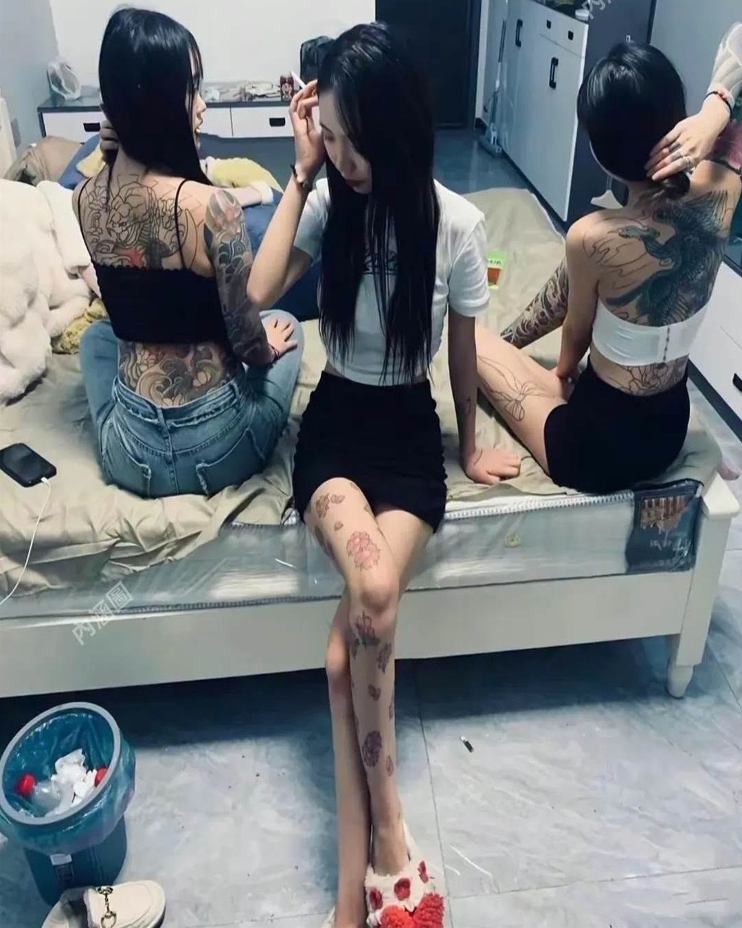 19歲妹妹迷上刺青!全家勸不聽,直到查她手機才知真相:後悔為時已晚