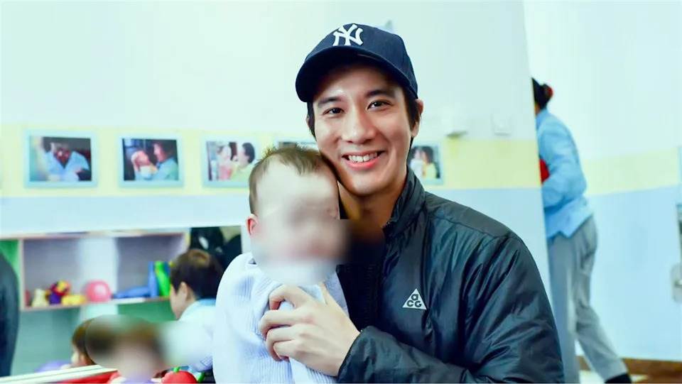 王力宏驚喜宣布「再度當爸爸」當場激動落淚!