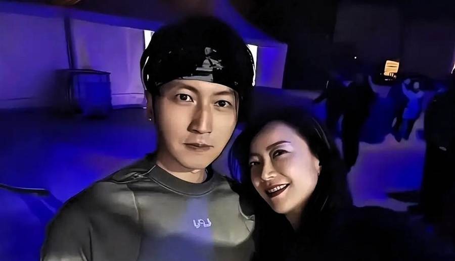謝霆鋒生命裡的定海神針!不是天後,不是前妻,而是陪他27年的她?