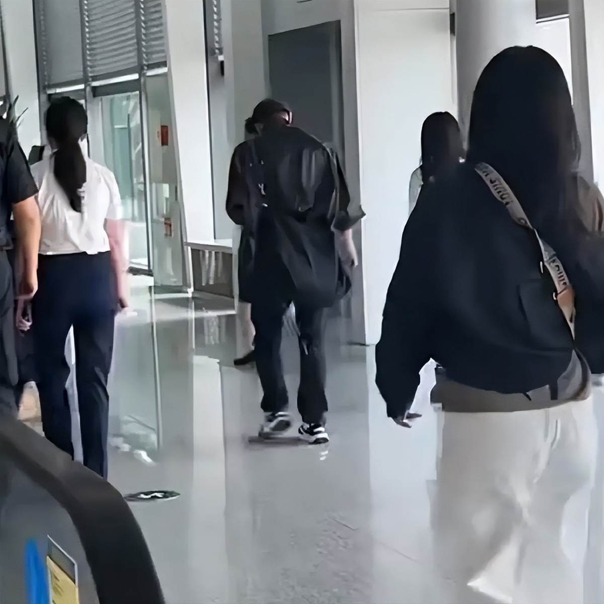 三胎生父傳聞再被翻出,謝賢前女友談往事,稱謝霆鋒娶張柏芝是「賭氣」