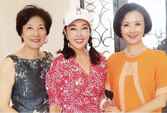 旅美多年!59歲資深女星「堅持落葉歸根」回國5天安詳離世,生前砸600萬做1事讓人淚目