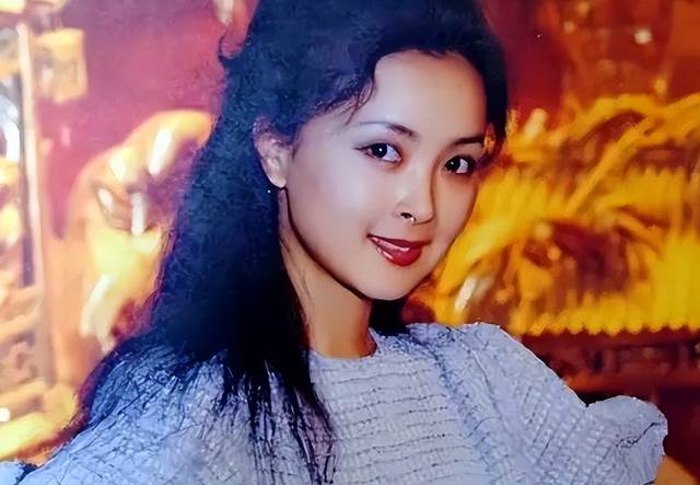 旅美多年!59歲資深女星「堅持落葉歸根」回國5天安詳離世,生前砸600萬做1事讓人淚目