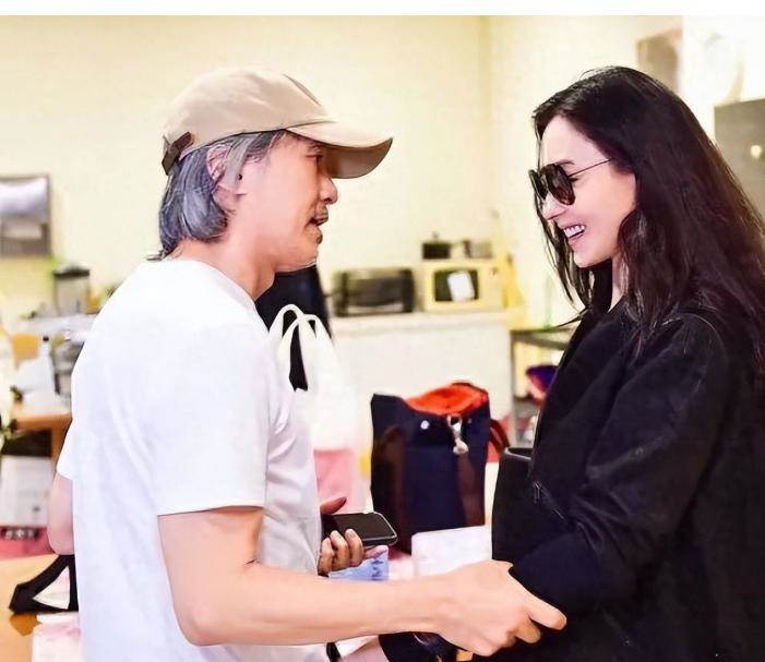 張柏芝三胎生父傳聞再被翻出,周星馳過往提攜也受關注,兩人多年情誼成焦點