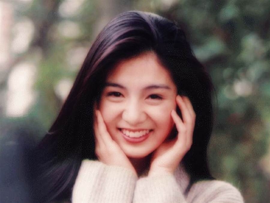 拒絕金城武,不要吳奇隆,嫁個「假富豪」賠光身家,還清債務後卻「復婚」二度退圈生子,粉絲直呼:名副其實的戀愛腦