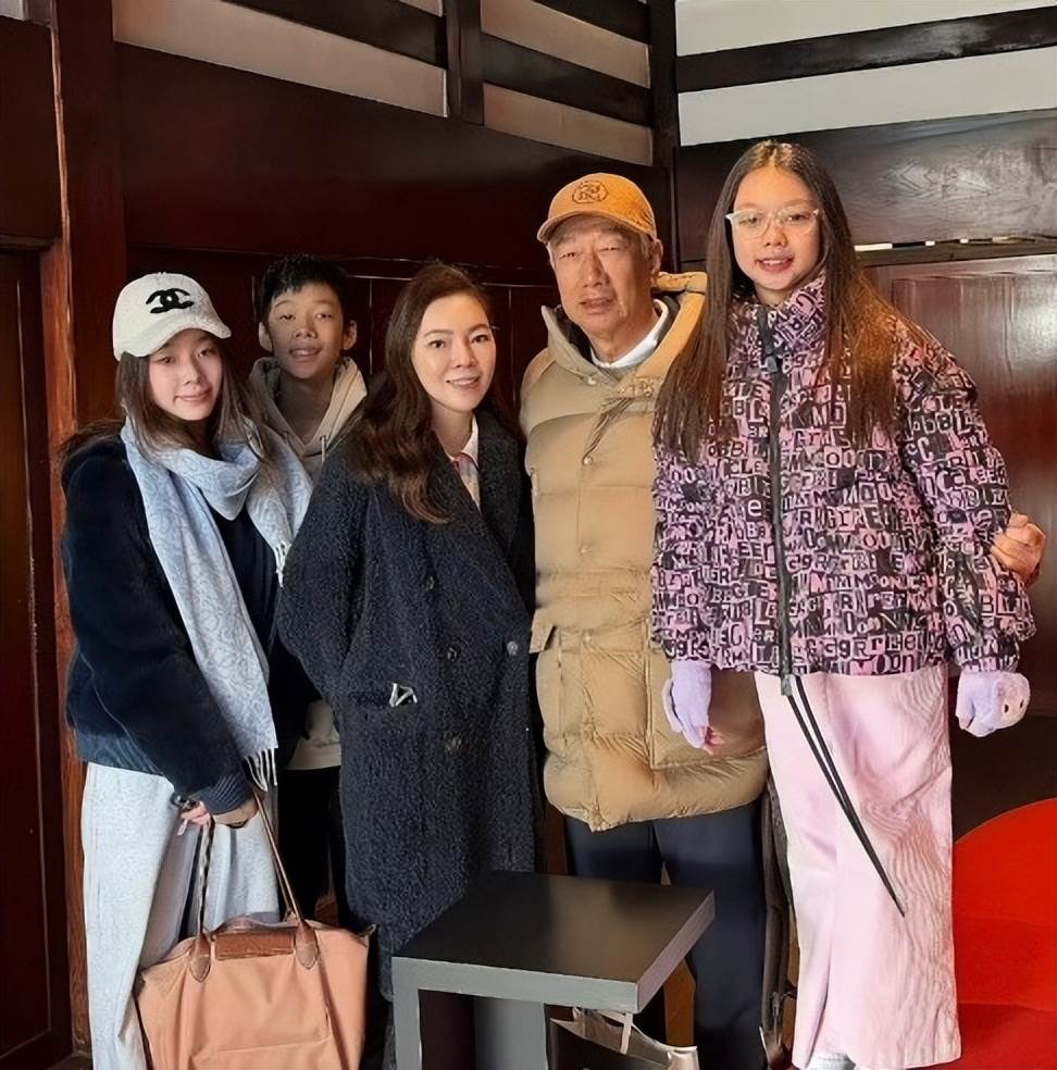 郭台銘長子與繼母關係曝光，離家赴美自立門戶，不繼承千億公司背後不簡單