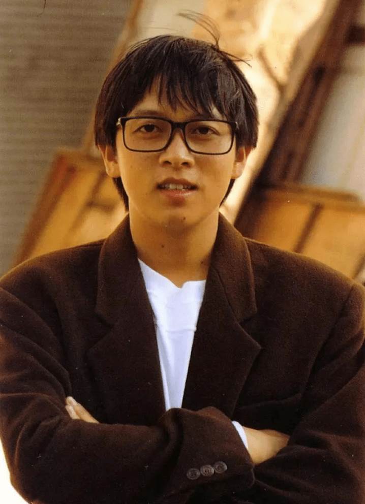1997年,歌手張雨生車禍離世,當時女友黃慧玲在葬禮上誓言「終生不嫁」。但十年後,她選擇了另一段婚姻。