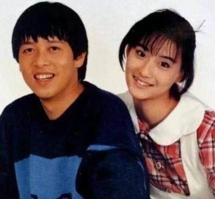 1997年,歌手張雨生車禍離世,當時女友黃慧玲在葬禮上誓言「終生不嫁」。但十年後,她選擇了另一段婚姻。