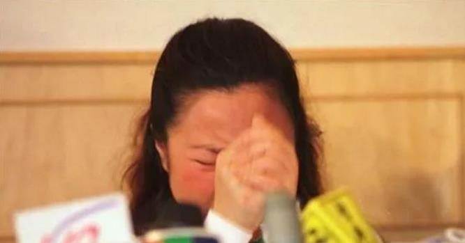 白冰冰痛失愛女後一度走不出來,費玉清帶她上山,回程時她終於放聲大哭