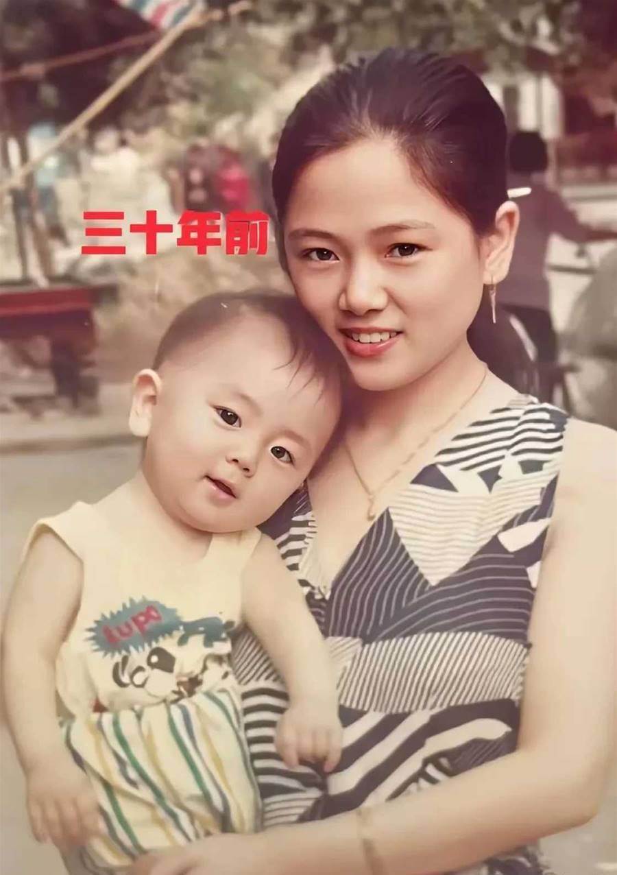他分享和媽媽「今昔對比照」,濃濃反差感讓網友看傻,三十年前是母子,三十年後竟像兄妹!