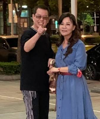 爆第二春！龍千玉離婚30年被目擊「摟腰台語男歌手」她羞忍「我們真的速配」 內文圖