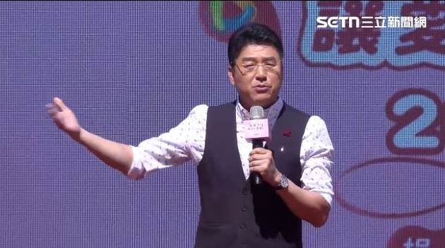 一雙兒女正面照流出，嬌妻真實身分曝光震驚全臺，62歲謝震武身家徹底瞞不住
