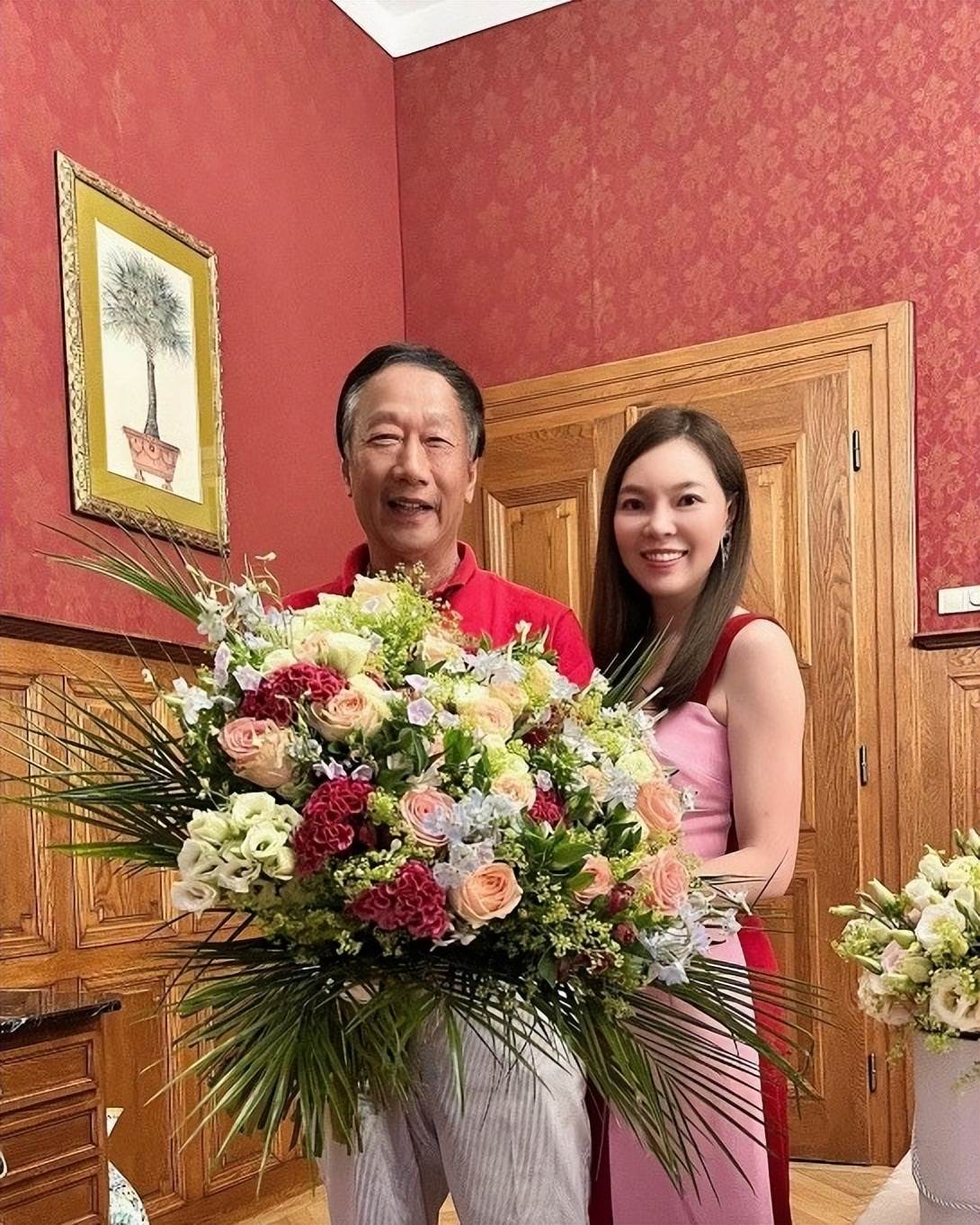 50歲長子與51歲繼母關係曝光，離開家門自立門戶內幕瞞不住，不繼承千億公司不簡單