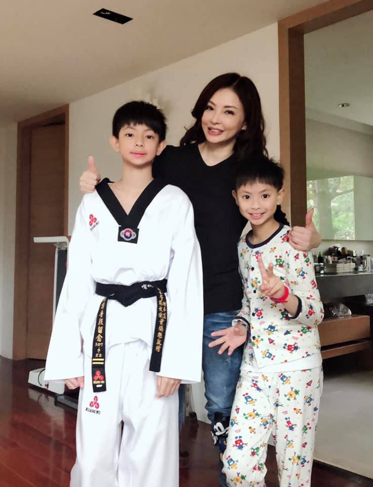 體檢傳壞訊息!57歲何如蕓「必須靠藥物控制」像難民她痛苦哭問:「為什麼是我?」