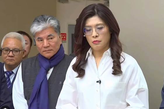 鄭麗文丈夫多年不露面，洛武昌背景與低調婚姻曝光，幕後「智囊」角色引發熱議