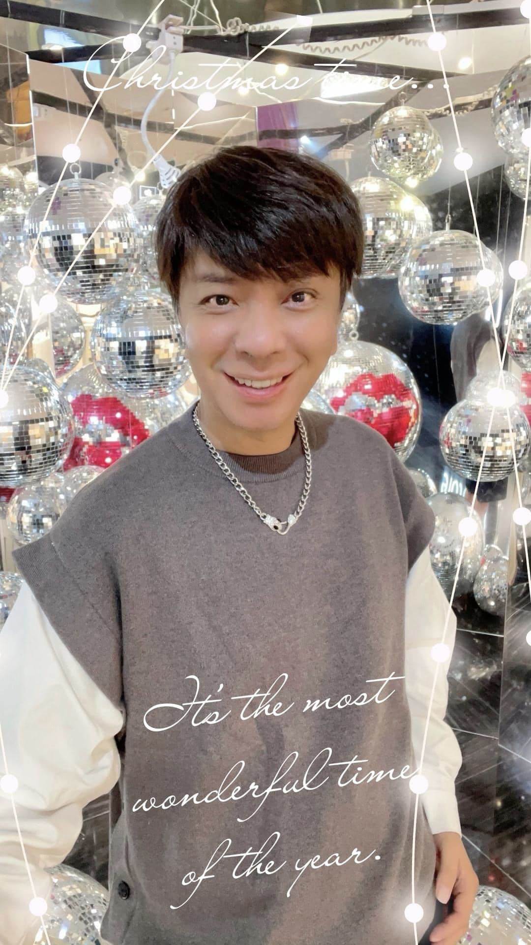 花美男始祖！媽媽當年的偶像「濃眉大眼根本白馬王子」隱退20多年現況曝「網驚怎麼都沒老」