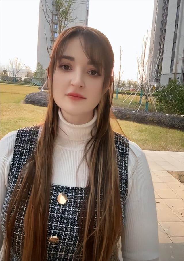 英國女醫生「網戀中國小鮮肉」22天閃婚，生下混血兒「第2年果真發生慘劇」：真的太衝動