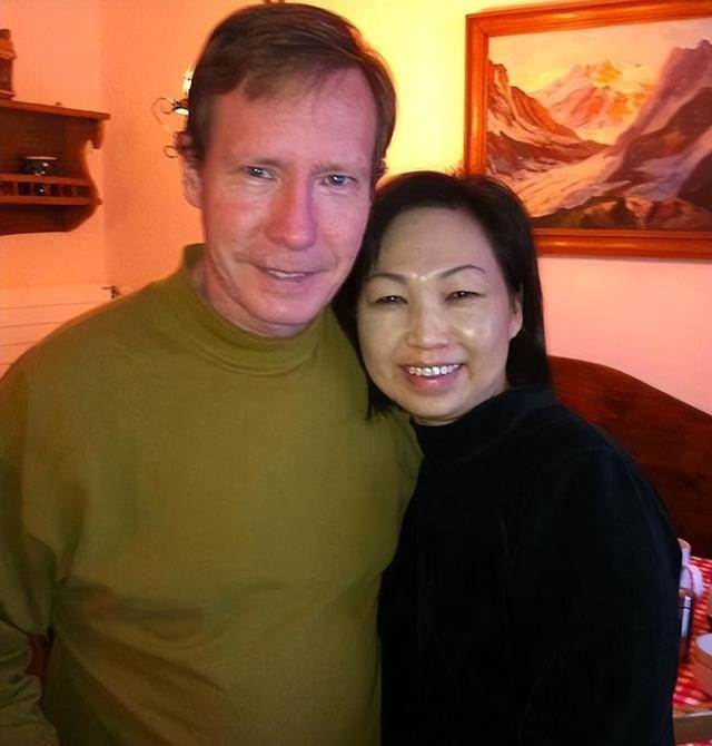 嫁給美國富豪！她結婚21年「生3混血兒子」，婚姻裂痕曝光後竟出事，警方在垃圾桶發現關鍵