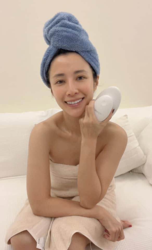 結婚22年出事了!47歲李蒨蓉「0上衣躺男子旁」,下秒「正宮破門逮人」過程曝光