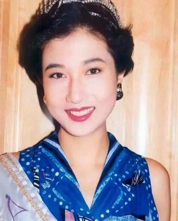 當紅時為愛息影！林鳳嬌「慶生優雅照」瘋傳，網全心疼「成龍鬆口一句話」網看哭