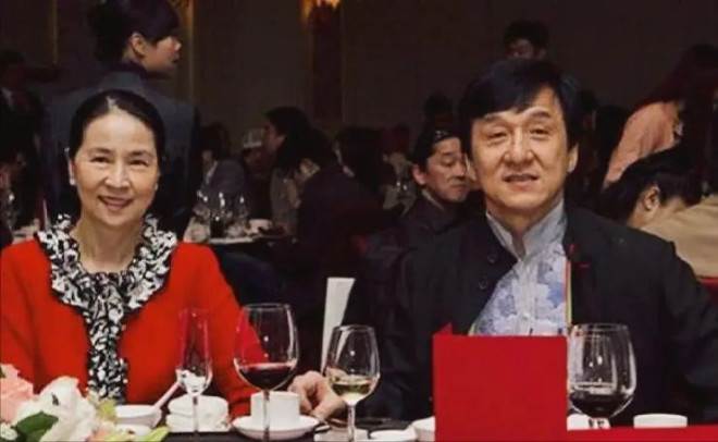 當紅時為愛息影！林鳳嬌「慶生優雅照」瘋傳，網全心疼「成龍鬆口一句話」網看哭