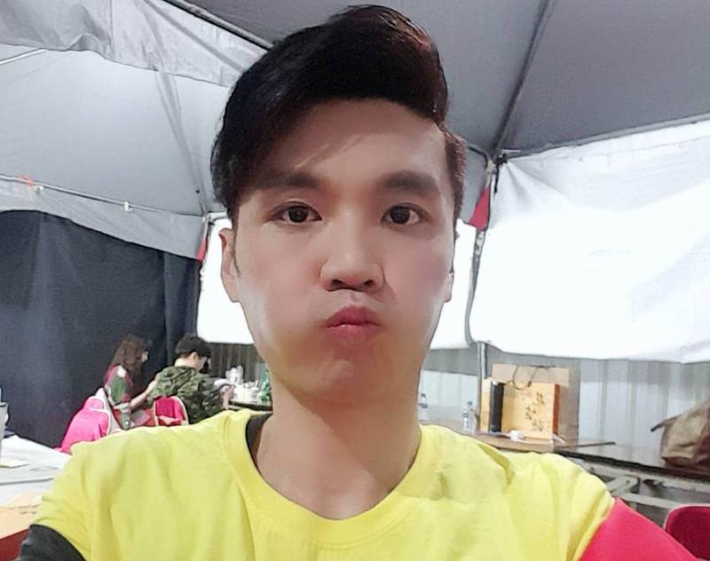 47歲臺語歌手猝逝,死訊被瞞半個月內幕終曝光,翁立友痛哭揭露死因讓人心酸