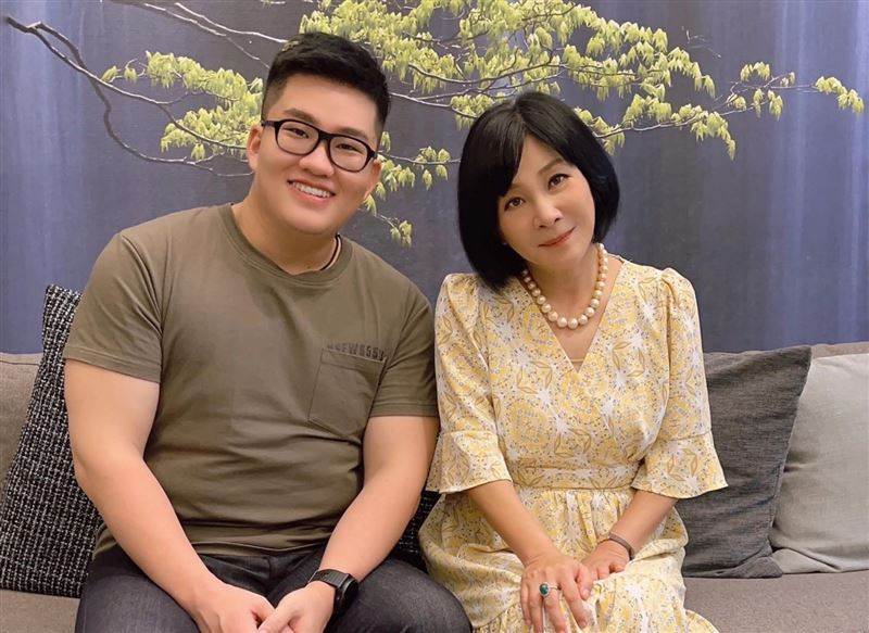 乾媽是吳淡如，網紅交往爭議曝光，前任公開深夜對話引發討論