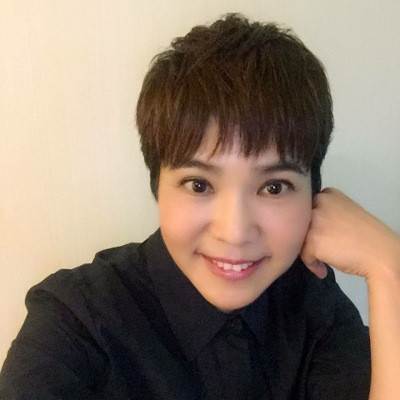 昔日金鐘主播李艷秋驚傳病重！68歲雙腿無法行走病因首曝光，獨生子遠在海外晚年心酸現狀流出