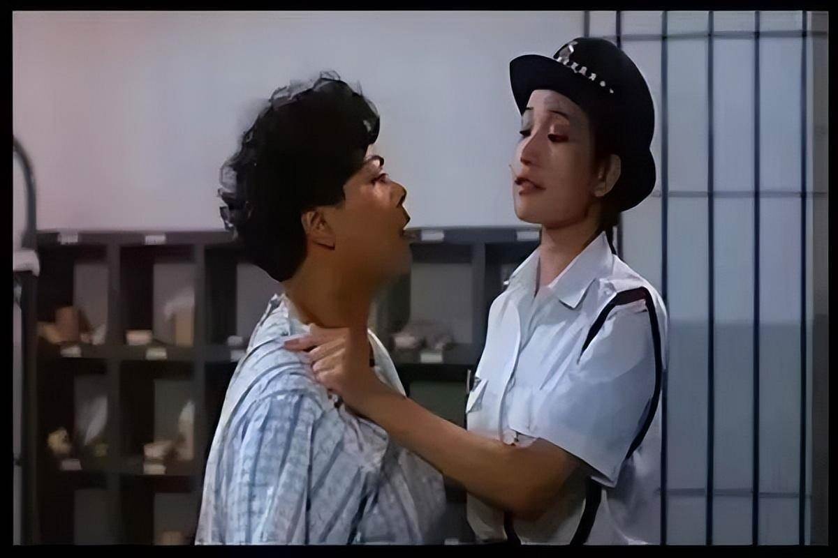 一婚被前夫狠動手！48歲情歌天后「帶6孩」改嫁富豪被寵上天「婚前財產協議曝」揭婚姻真面目
