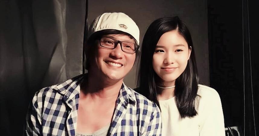 22歲愛女病逝！資深男星「走不出喪女痛」留白長髮現身，掛骨灰項鍊「代女做1事」惹淚